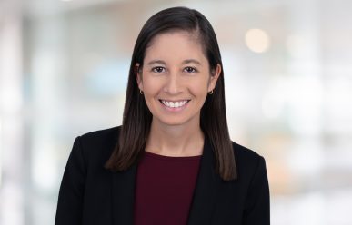 Headshot Alyse Prawde