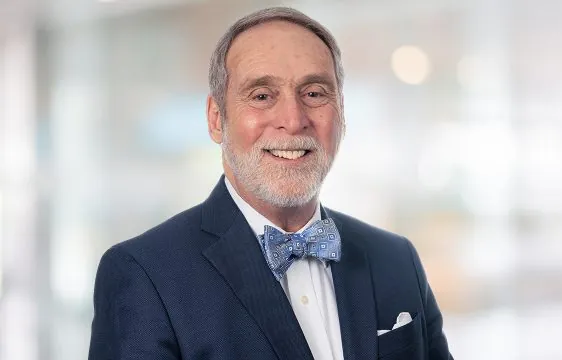 Headshot Steven Pavsner