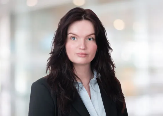 Headshot Kenna Cramer