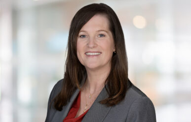 Headshot April Urban