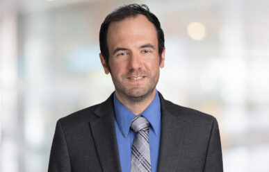 Headshot Steven Mudd